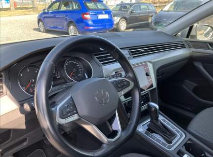 Volkswagen - Passat