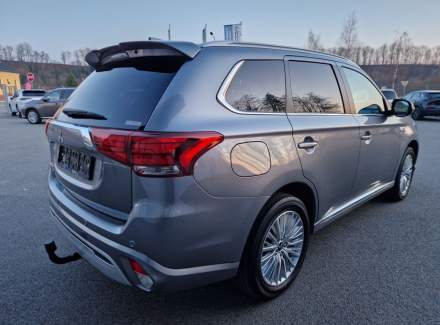 Mitsubishi - Outlander