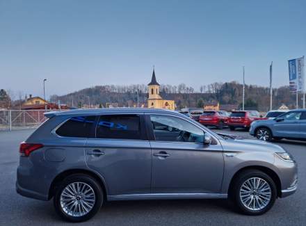 Mitsubishi - Outlander