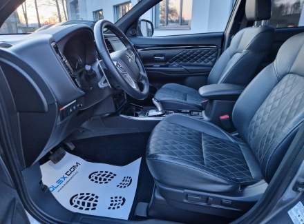 Mitsubishi - Outlander