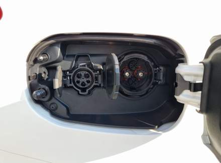 Mitsubishi - Outlander