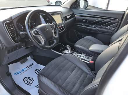 Mitsubishi - Outlander