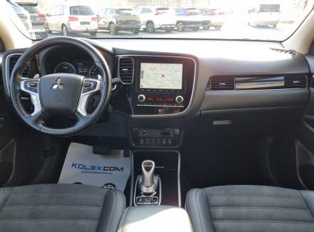 Mitsubishi - Outlander