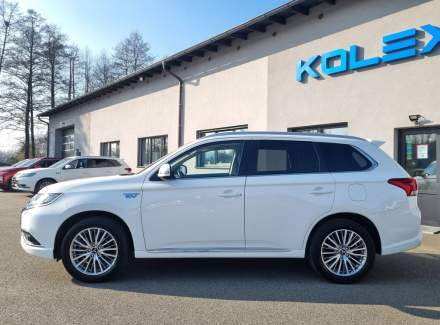 Mitsubishi - Outlander