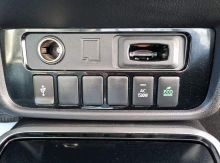 Mitsubishi - Outlander