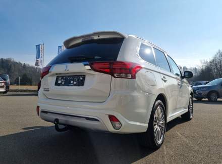 Mitsubishi - Outlander