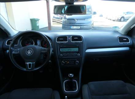Volkswagen - Golf