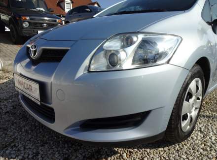 Toyota - Auris