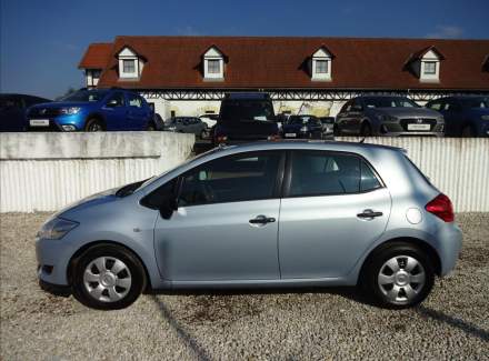 Toyota - Auris