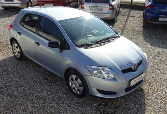 Toyota - Auris