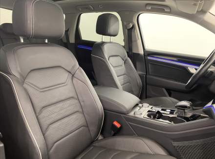 Volkswagen - Touareg