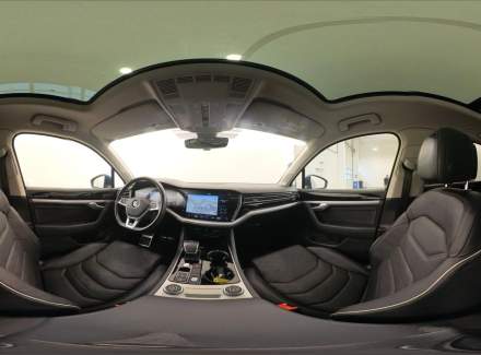 Volkswagen - Touareg