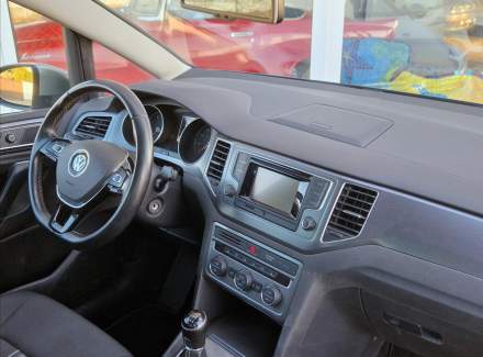 Volkswagen - Golf