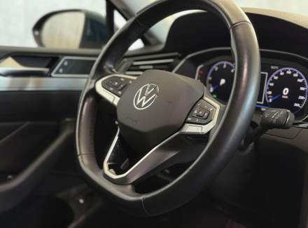 Volkswagen - Passat