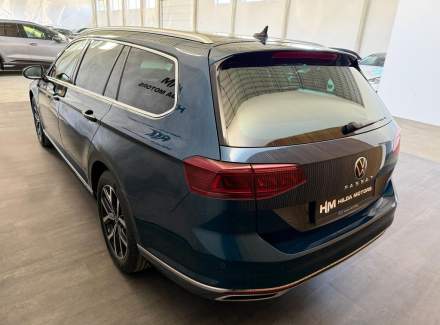 Volkswagen - Passat