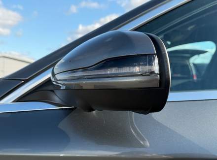 Mercedes-Benz - C-class