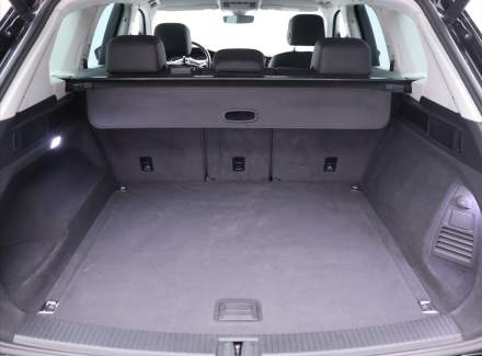 Volkswagen - Touareg