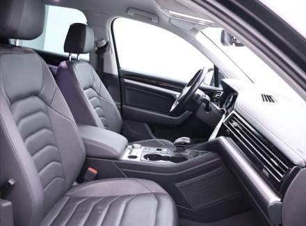 Volkswagen - Touareg