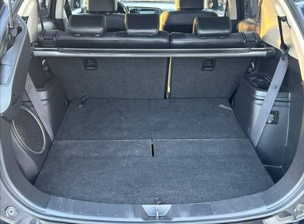 Mitsubishi - Outlander