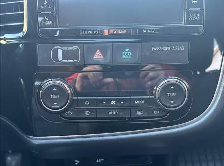 Mitsubishi - Outlander