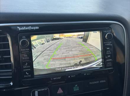 Mitsubishi - Outlander