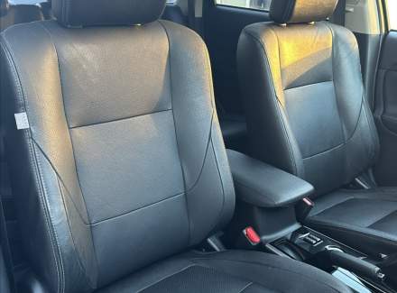 Mitsubishi - Outlander