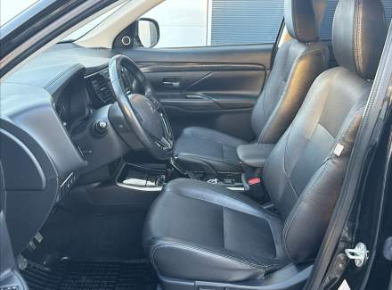 Mitsubishi - Outlander