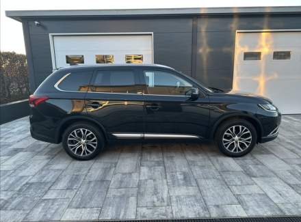 Mitsubishi - Outlander