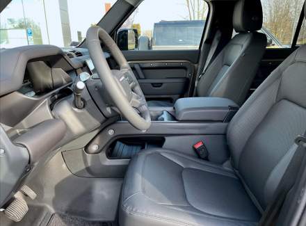 Land Rover - Defender