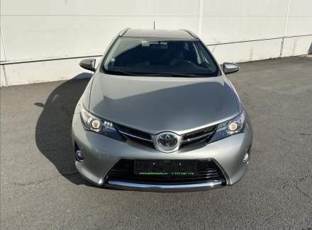 Toyota - Auris