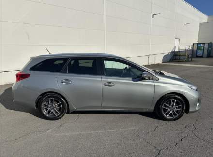 Toyota - Auris
