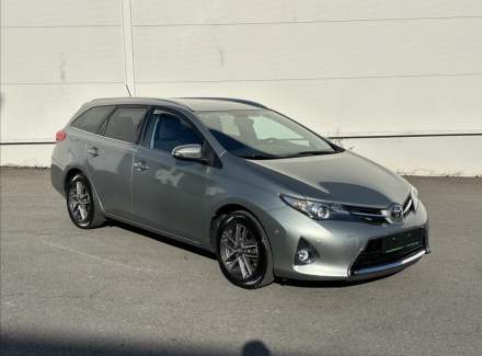Toyota - Auris