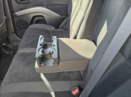 Mitsubishi - Outlander