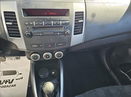 Mitsubishi - Outlander