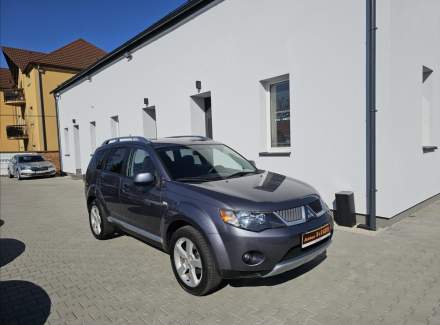 Mitsubishi - Outlander