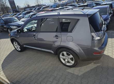 Mitsubishi - Outlander