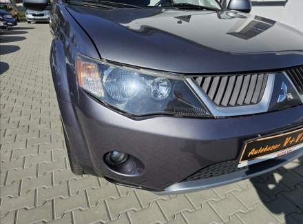 Mitsubishi - Outlander