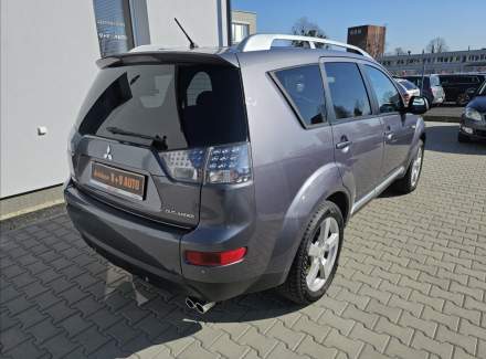 Mitsubishi - Outlander