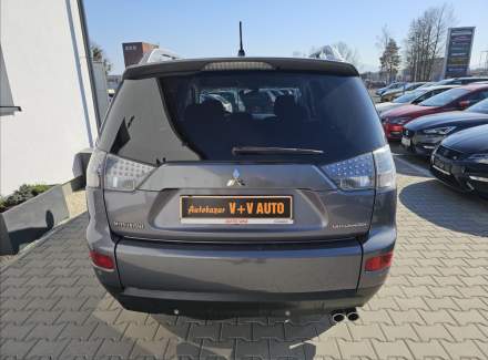 Mitsubishi - Outlander