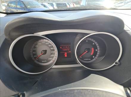 Mitsubishi - Outlander