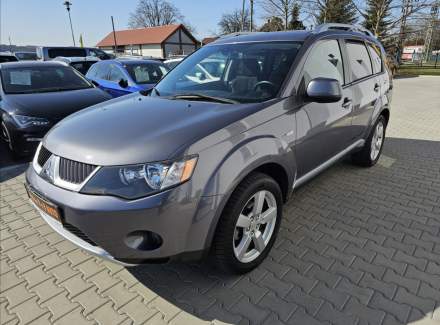 Mitsubishi - Outlander