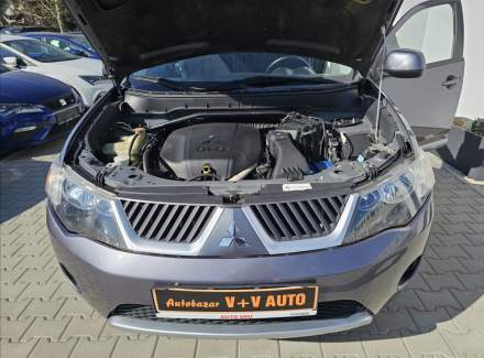 Mitsubishi - Outlander