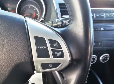 Mitsubishi - Outlander