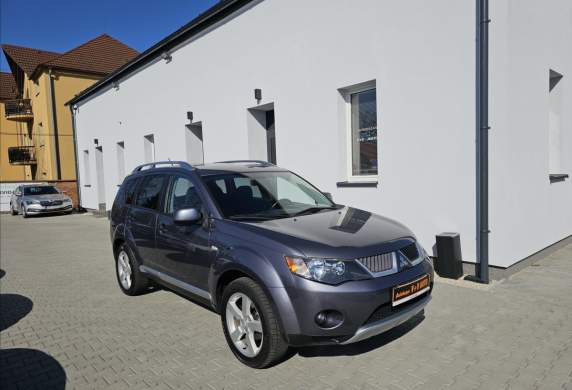 Mitsubishi - Outlander
