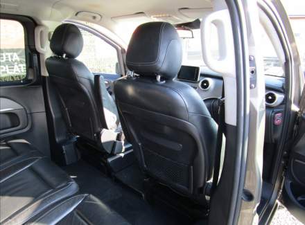 Mercedes-Benz - V-class