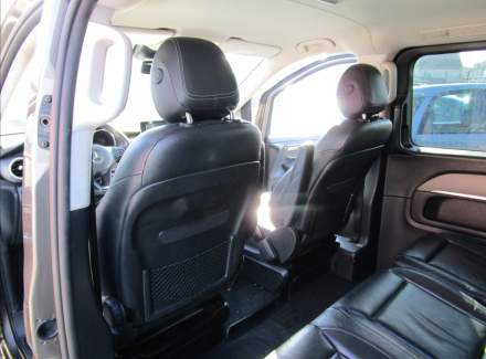 Mercedes-Benz - V-class