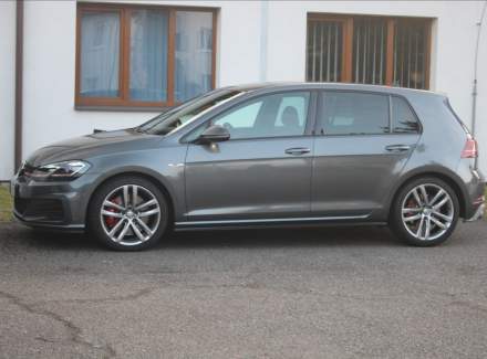 Volkswagen - Golf