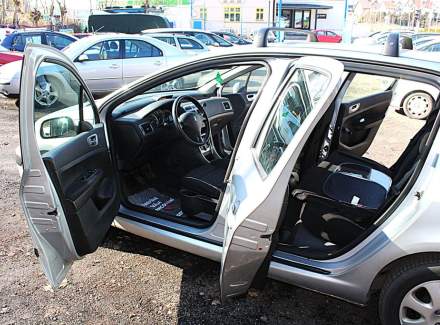 Peugeot - 307