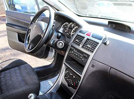 Peugeot - 307
