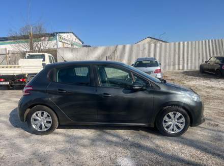 Peugeot - 208